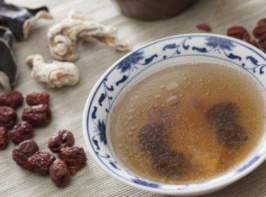 调理月经量多的食疗方法6个妙招帮你恢复月经(月经量太多止血小妙招）