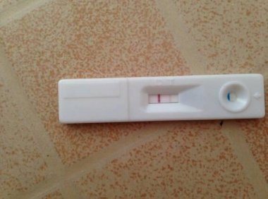 验孕棒在晚上测试准确吗(验孕试纸晚上测准吗)
